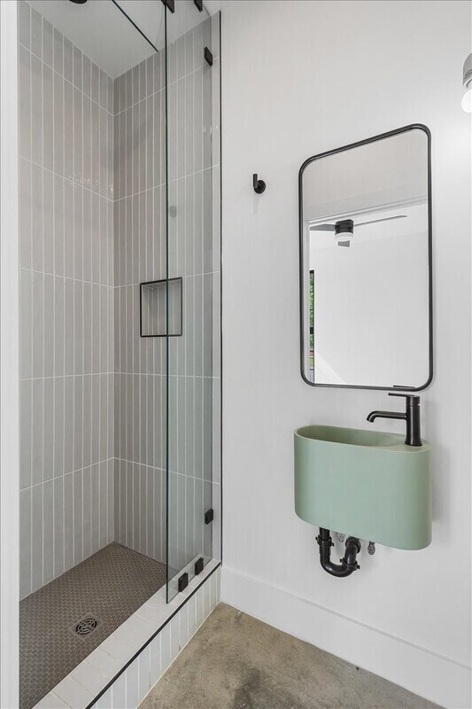 Building Photo - 827 Ramsey St