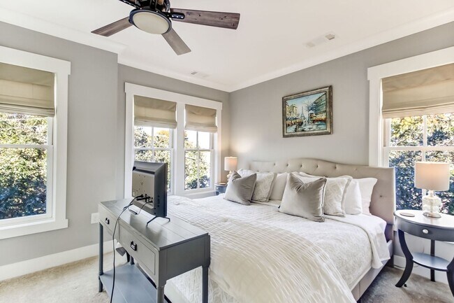 Building Photo - Luxury 3BR Townhome  in Savannah
