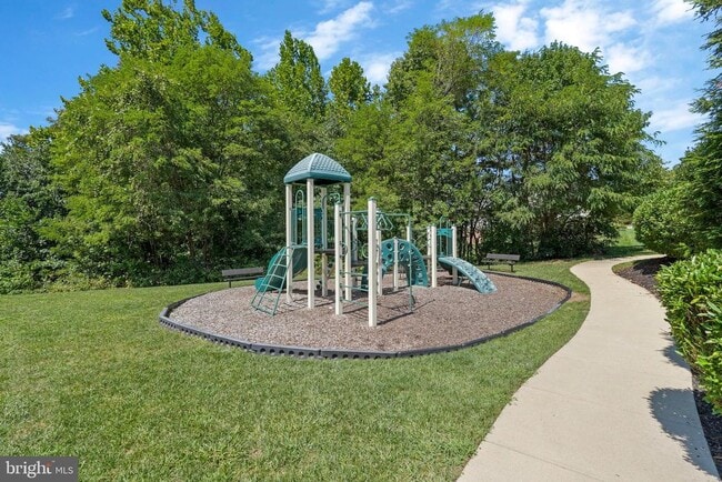 Building Photo - 59 Steeplechase Dr