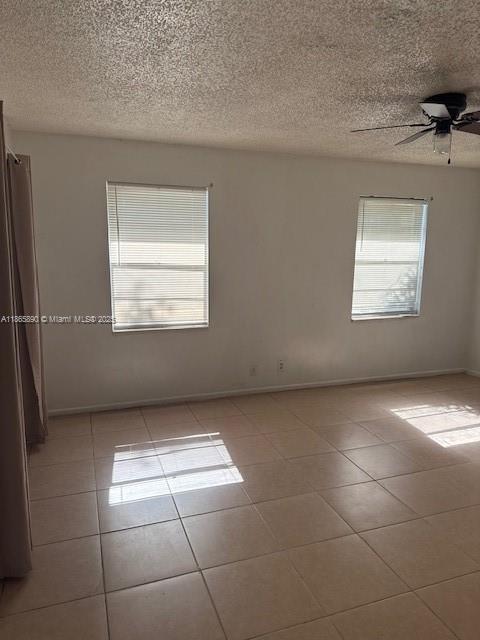 Building Photo - 3920 Woodside Dr