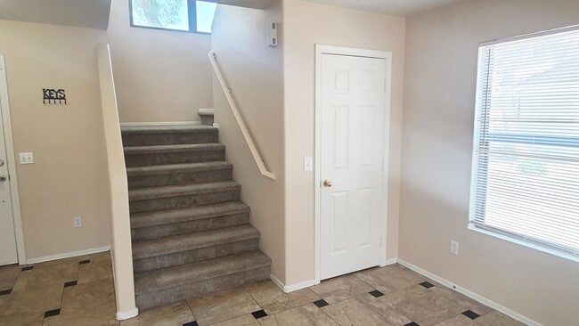 Building Photo - 4 bedroom in Chandler