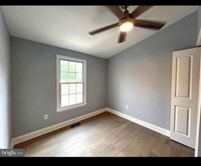 Building Photo - 43 Wellspring Cir