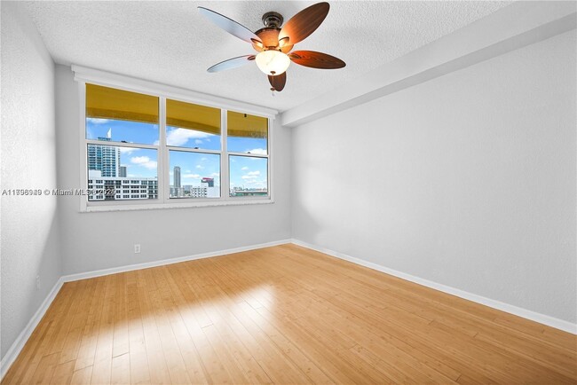 Building Photo - 2501 S Ocean Dr