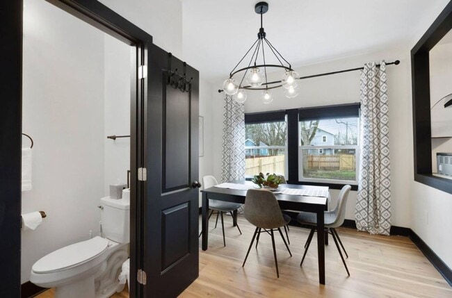 Building Photo - Beautifully Updated 3-Bedroom Home on a Co...