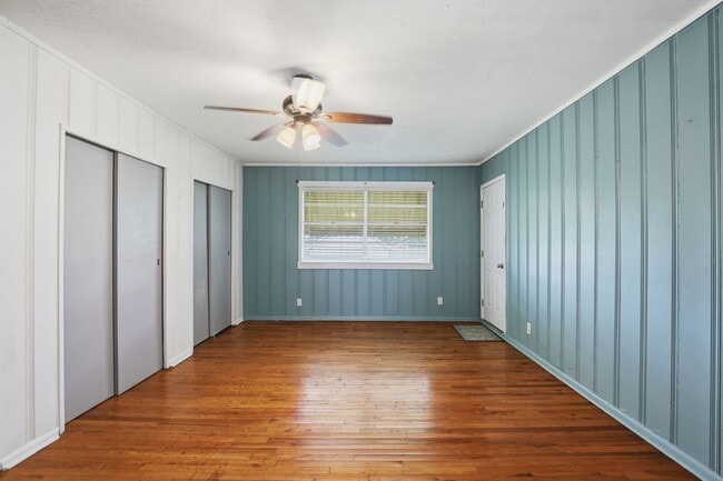 Building Photo - Great in Granbury