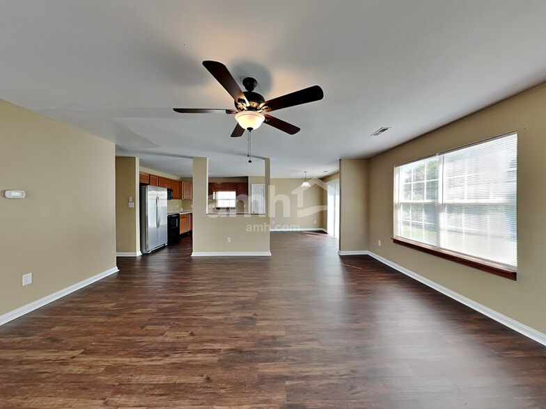 Building Photo - 977 Dorothy Dr