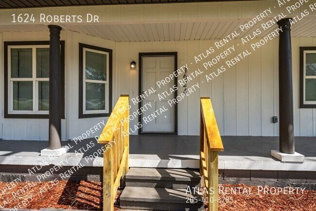 Building Photo - 1624 Roberts Dr