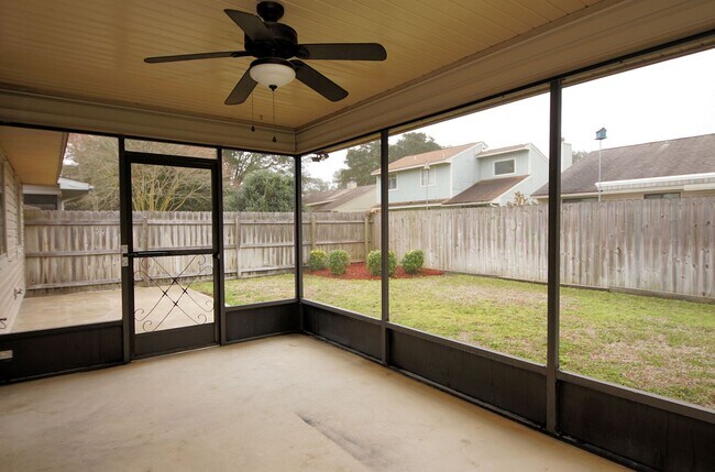 Building Photo - Great 3 Bedroom 2 bath home in Central Nic...