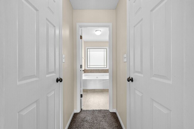 Building Photo - Large home ready for you to call home today!
