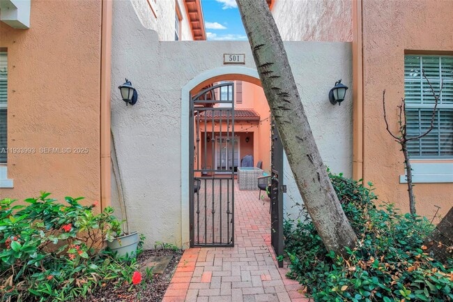 Building Photo - 501 SW 146th Terrace