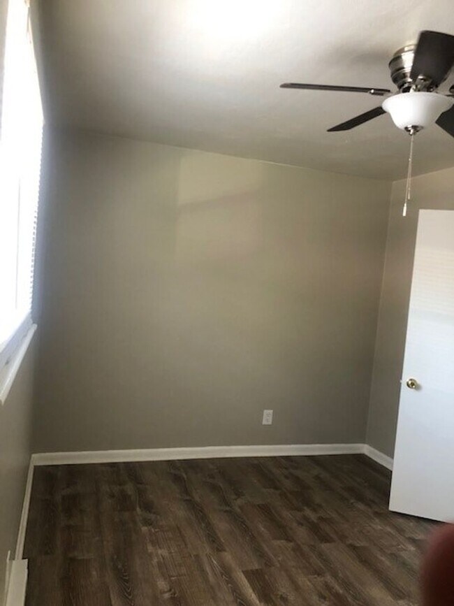 Building Photo - 1014 Woronoca Ave