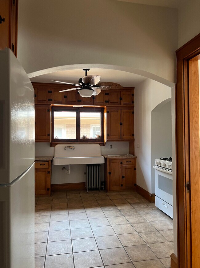 Building Photo - 726 N 49th St