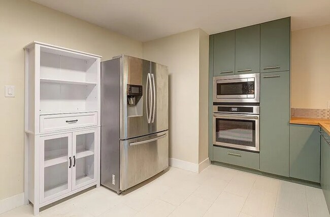 Building Photo - Mills River Rental!