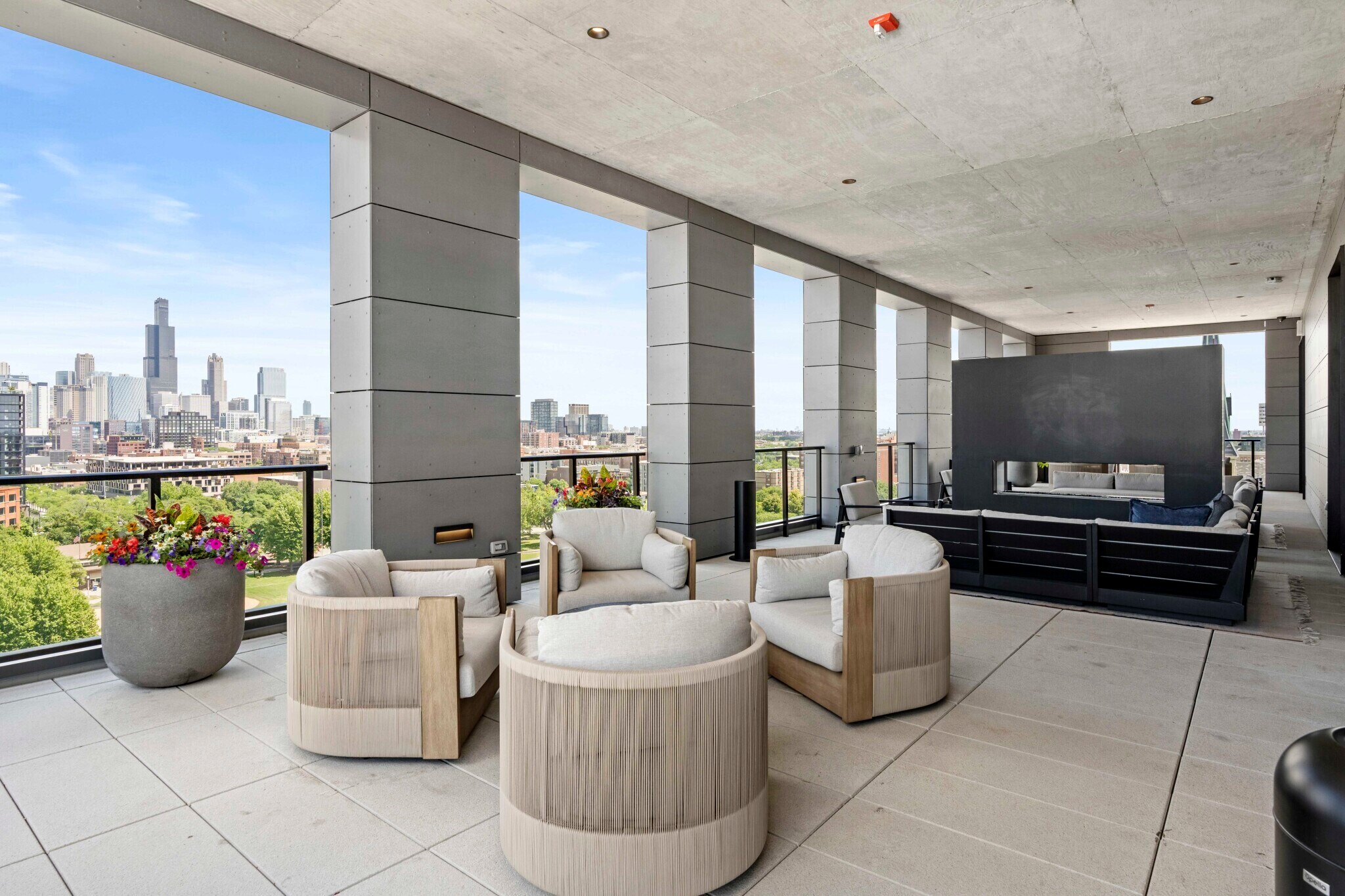 Building Photo - 143 N Ashland Ave