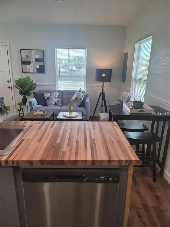 Building Photo - 1321 W North B St