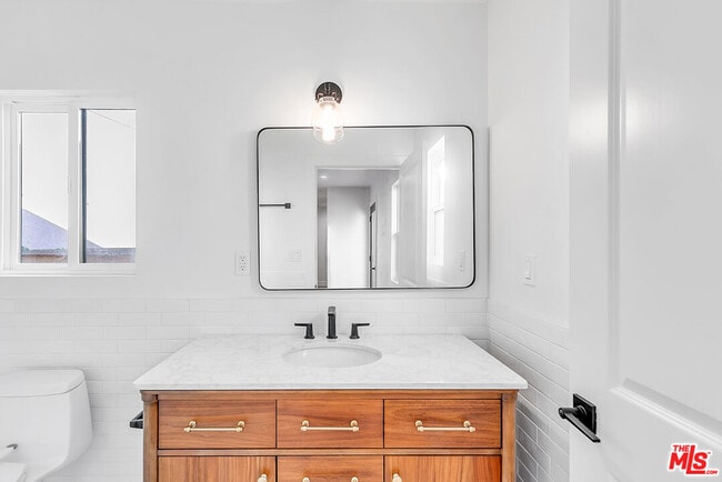 Building Photo - 3062 Field Ave