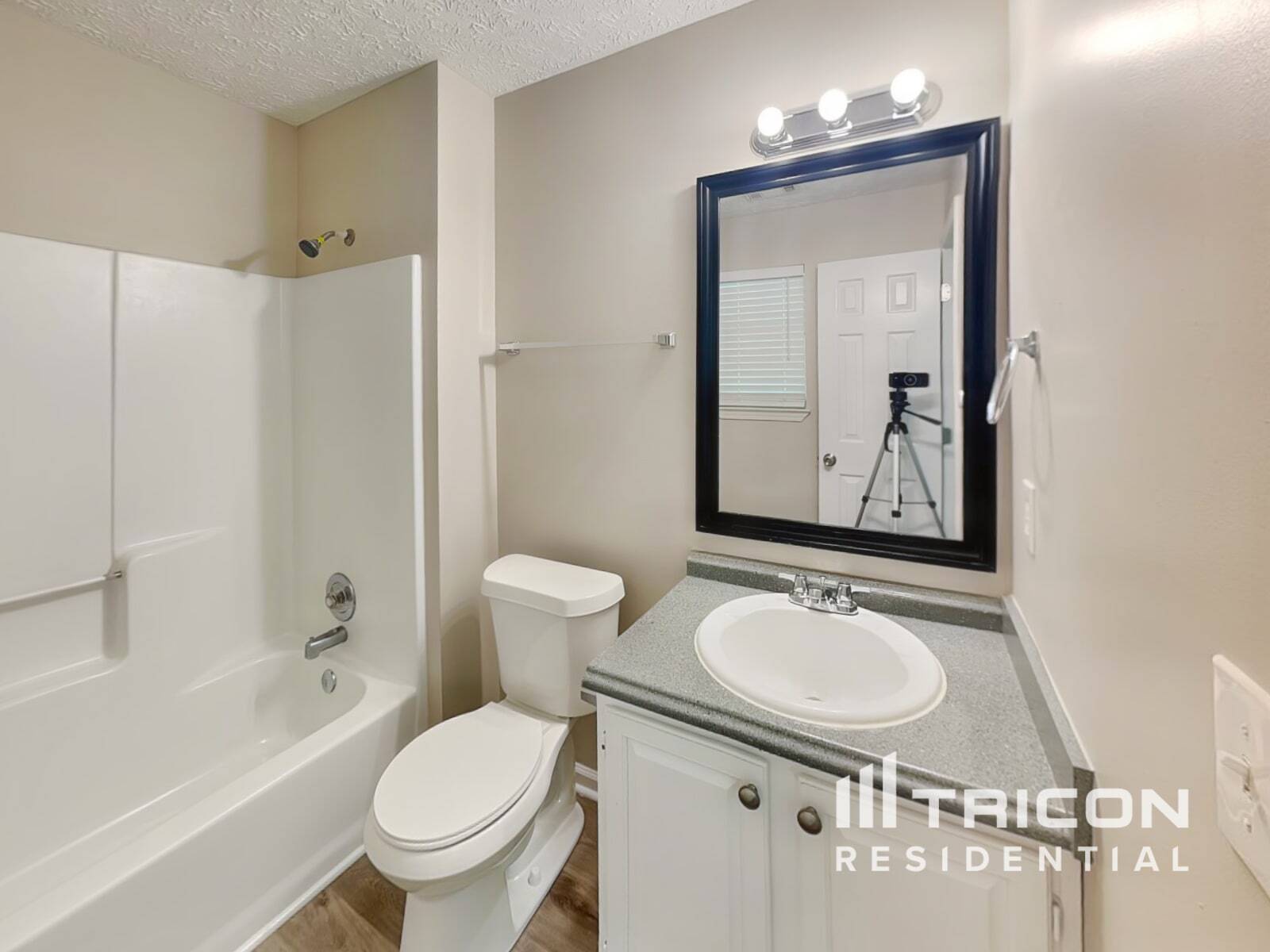 Building Photo - 38 Ann Cir