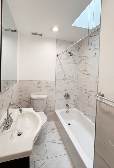 Building Photo - 1241 Orthodox St