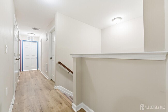 Building Photo - 105 Pearce Ln