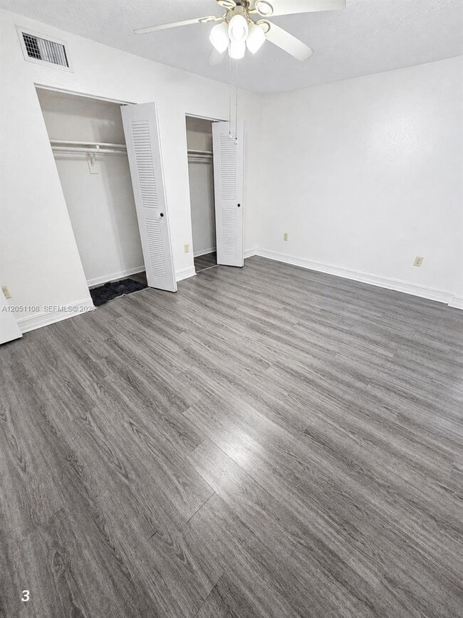 Building Photo - 1655 W 44th Pl