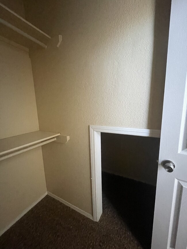 Building Photo - 13928 Pete La Rue Cir