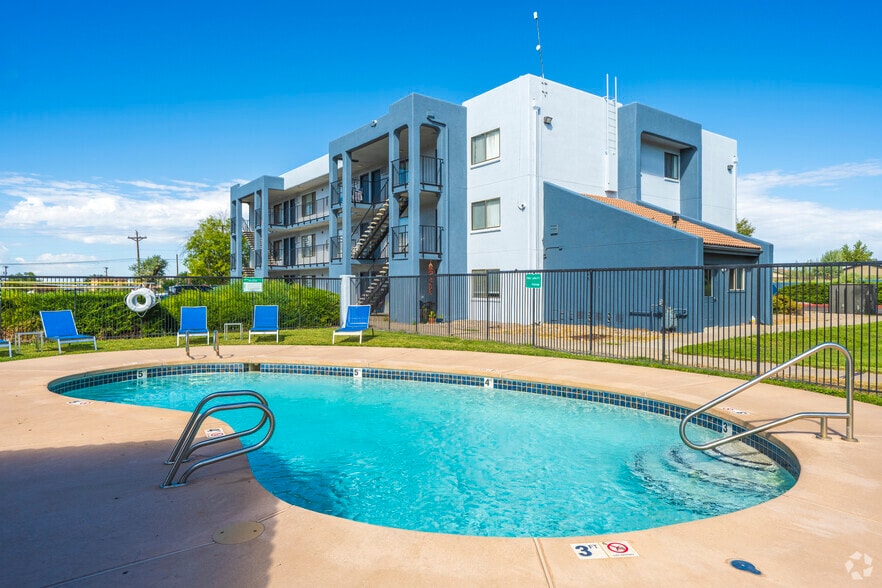 Pool 2 - Vista Alegre Apartments