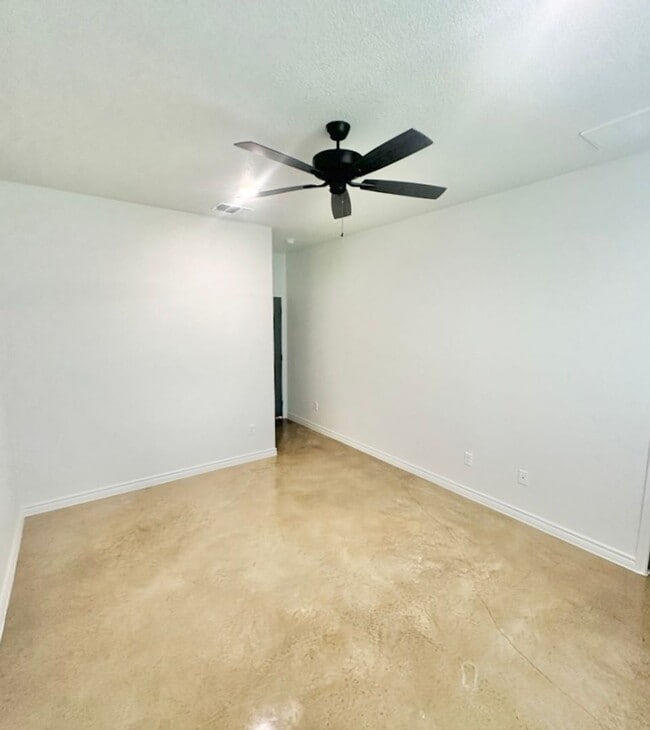 Building Photo - Gorgeous and Modern Duplex in Temple, Tx!