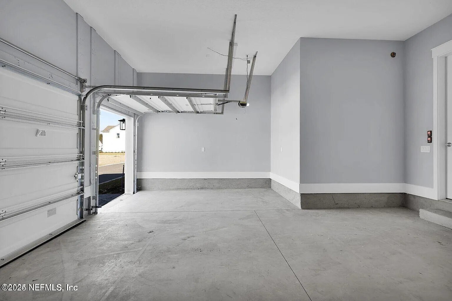 Building Photo - 40 Blue Hampton Dr