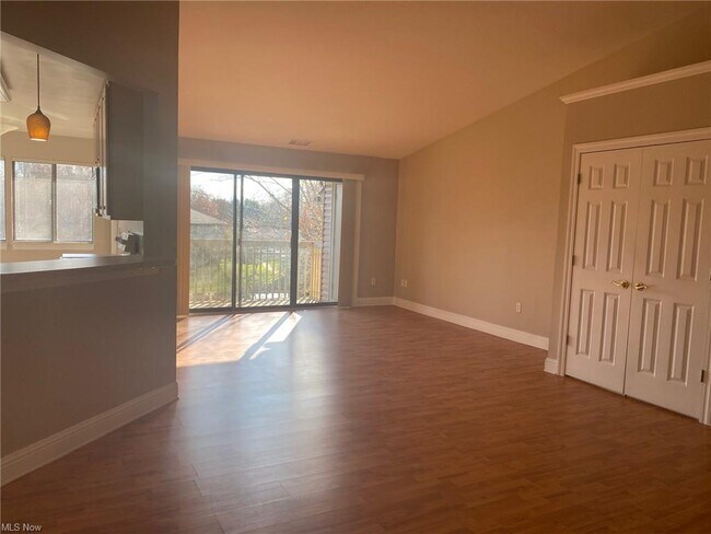 Building Photo - 3800 Rosemont Blvd