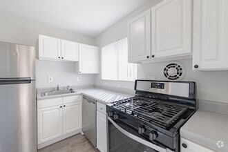 Kitchen - Olive Pointe