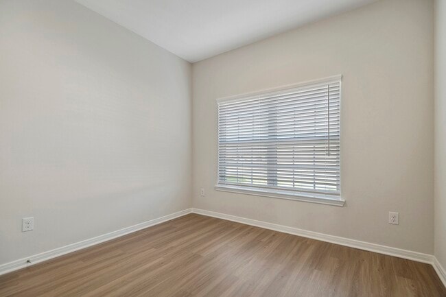 Building Photo - 417 Mustang Trot Dr