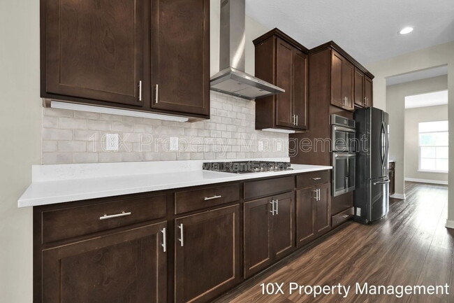 Building Photo - 592 Courtright Dr