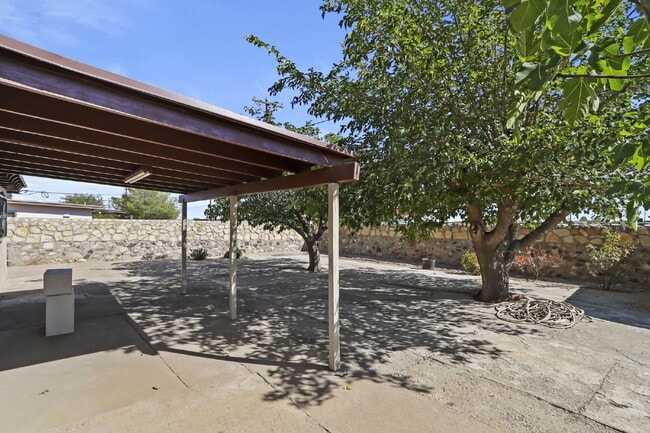 Building Photo - 5440 Viceroy Dr