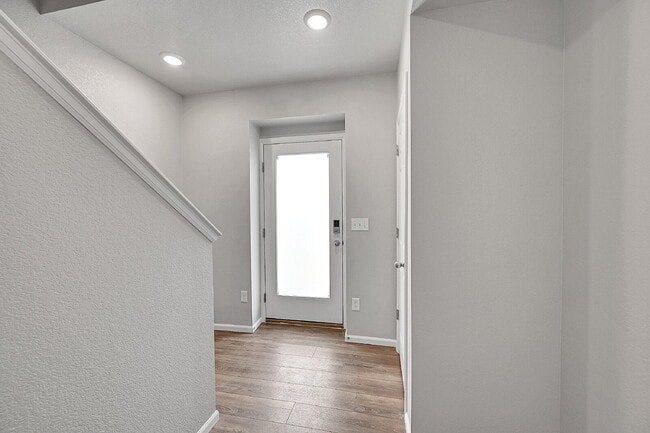 Building Photo - $3,195, 3 bed, 3.1 bath, located in Broomf...