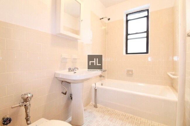 Building Photo - QUENTIN ROAD