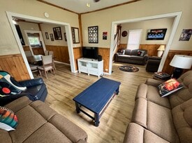 Building Photo - 37 Maple Ave