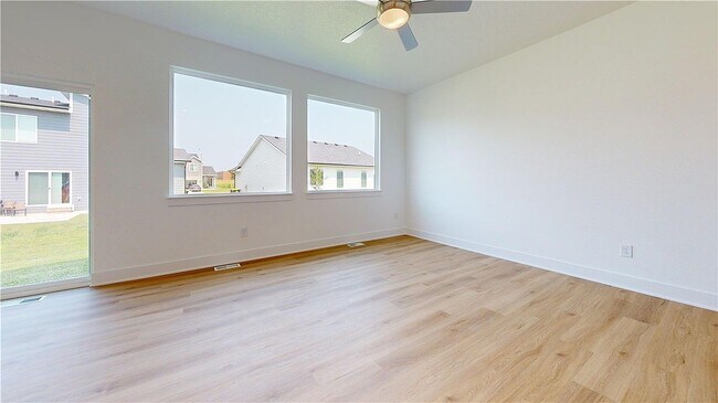 Building Photo - 720 SE Booth Ave