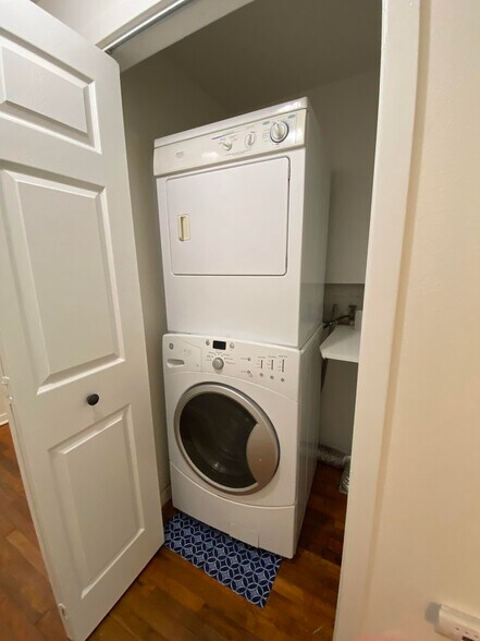 Laundry in Unit, these appliances have been updates - 1410 Ulit Ave