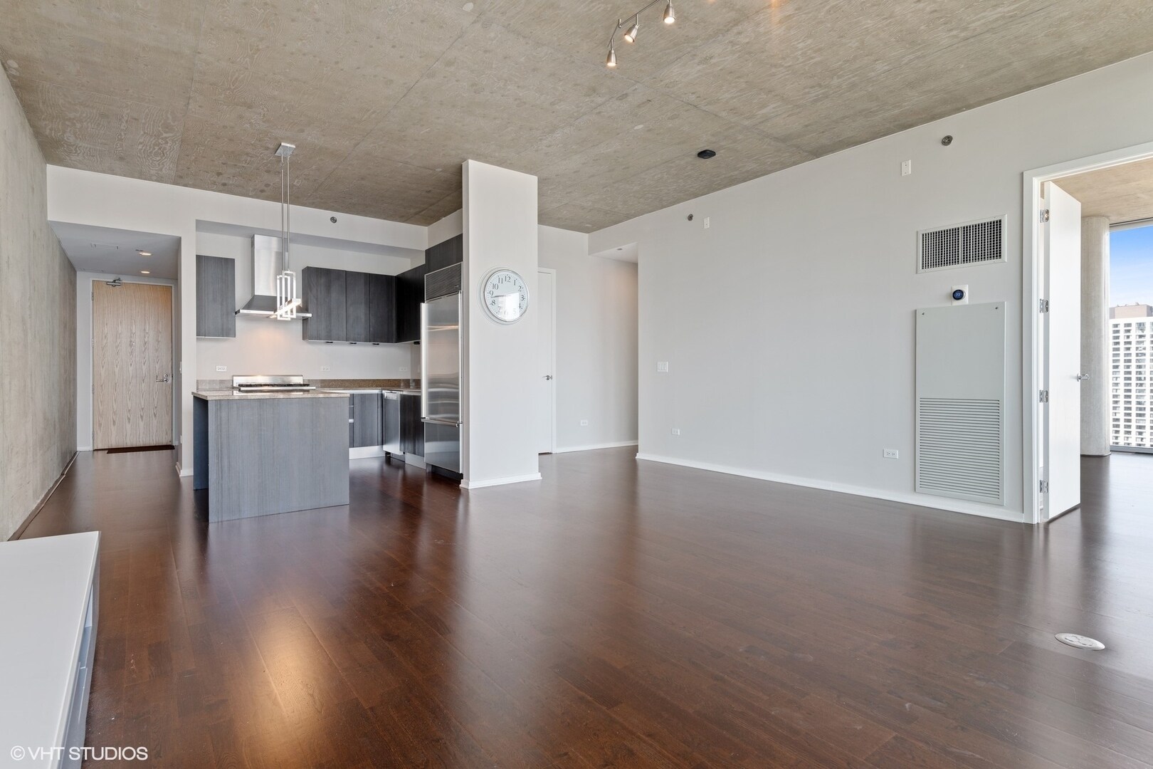 Building Photo - 600 N Fairbanks Ct