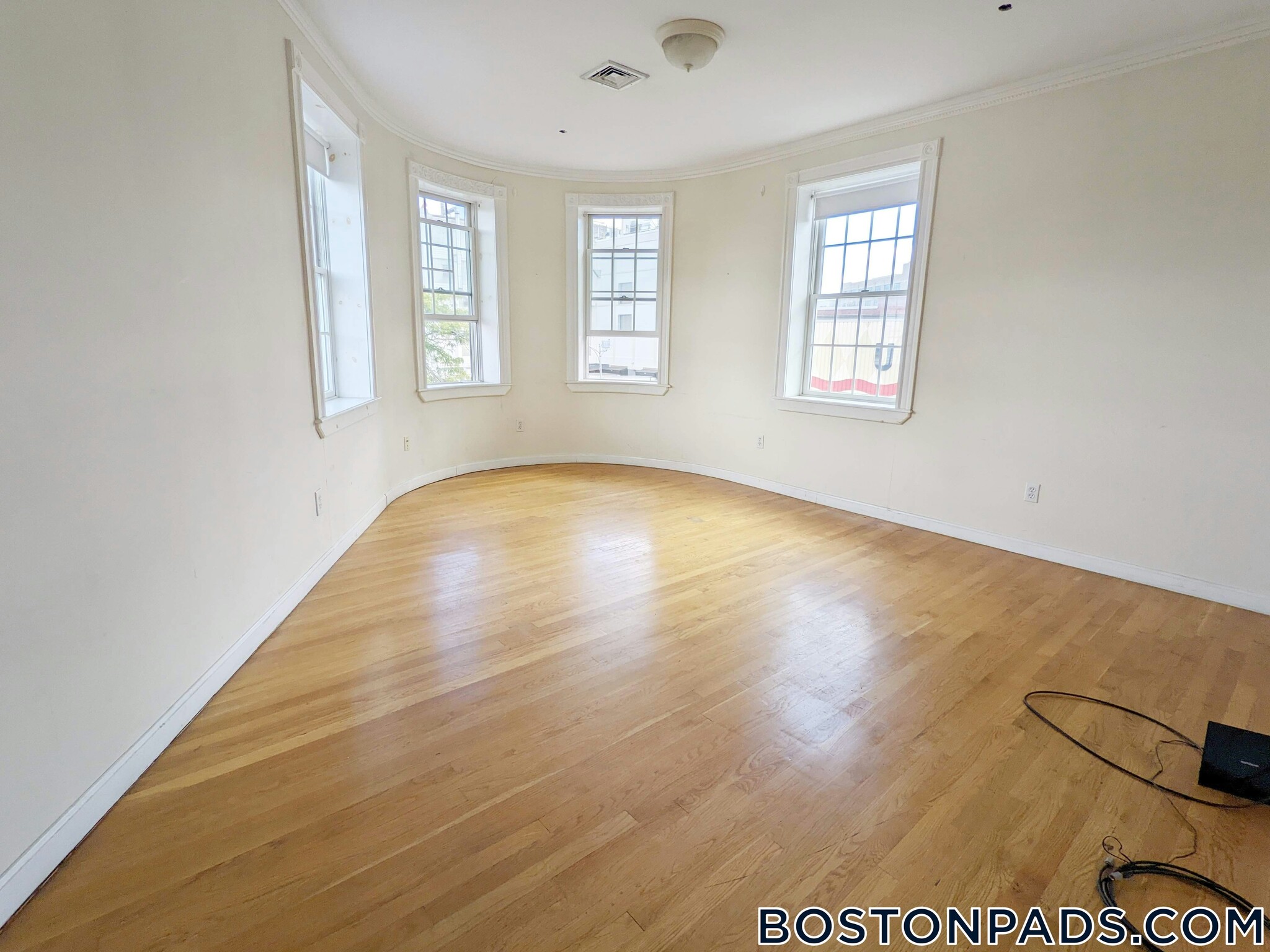 Building Photo - 4 Bishop Allen Dr