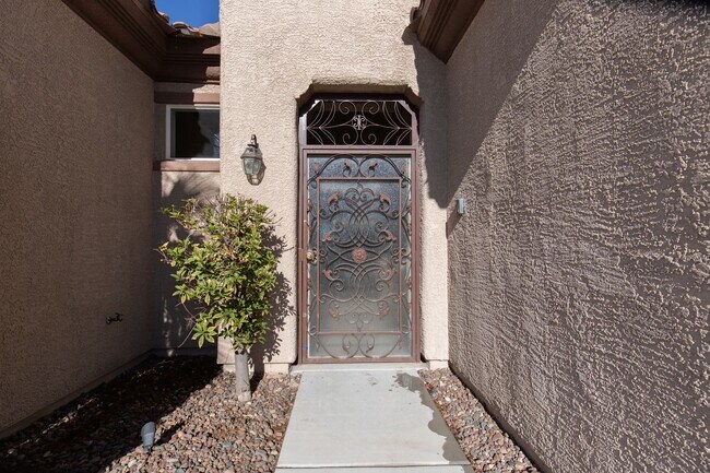 Building Photo - Beautiful Home With Casita in Sun City Anthem