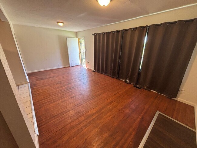 Building Photo - Tulsa Single Family Home for Rent 3 beds 2 bath