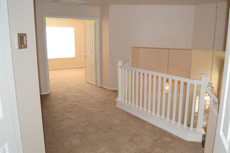 Building Photo - 948 Villa Montes Cir