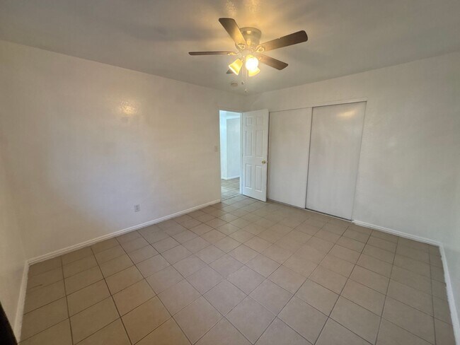 Building Photo - 826 Astor Dr