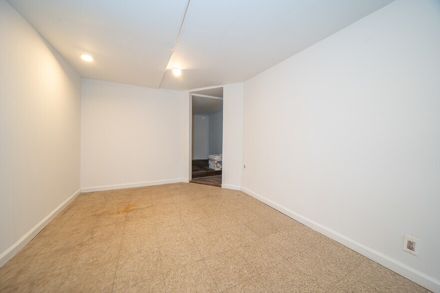 Building Photo - 2307 Fairmount Ave