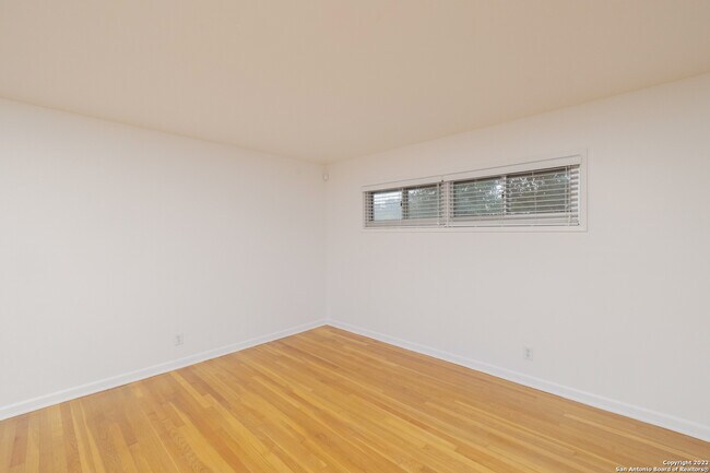 Building Photo - 103 Oakhurst Pl
