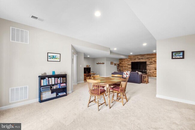 Building Photo - 4012 Belgrave Cir