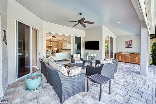 Building Photo - 9078 Shadow Glen Way