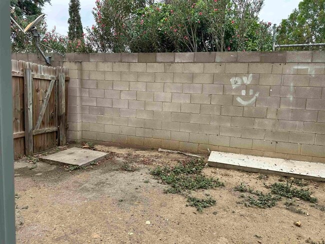 Building Photo - 1000 Ranchway Dr
