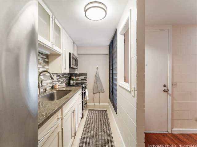 Building Photo - 1541 Dominis St